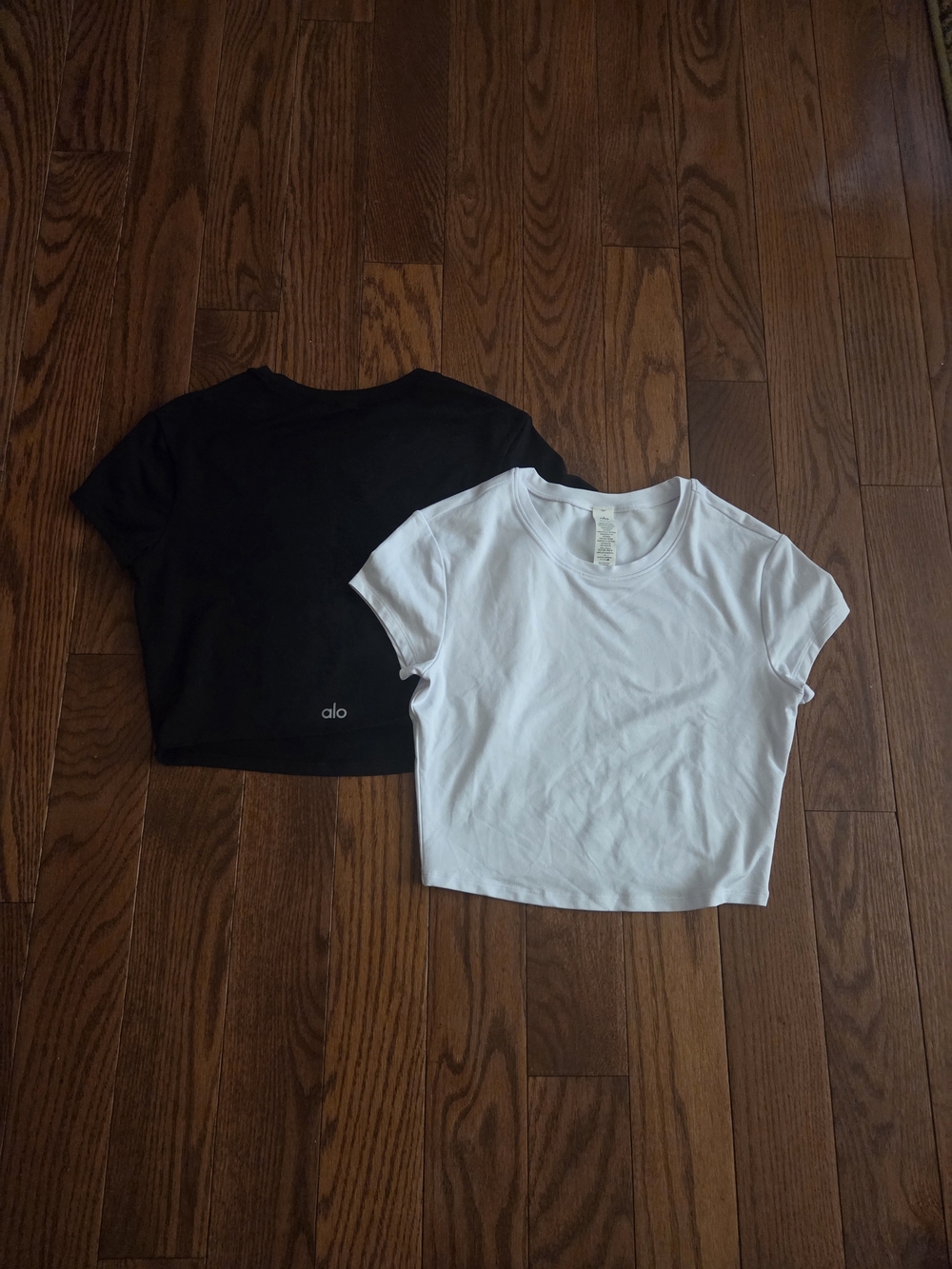 2 ALO Yoga Black & White Short Sleeve Crop Tops Duo